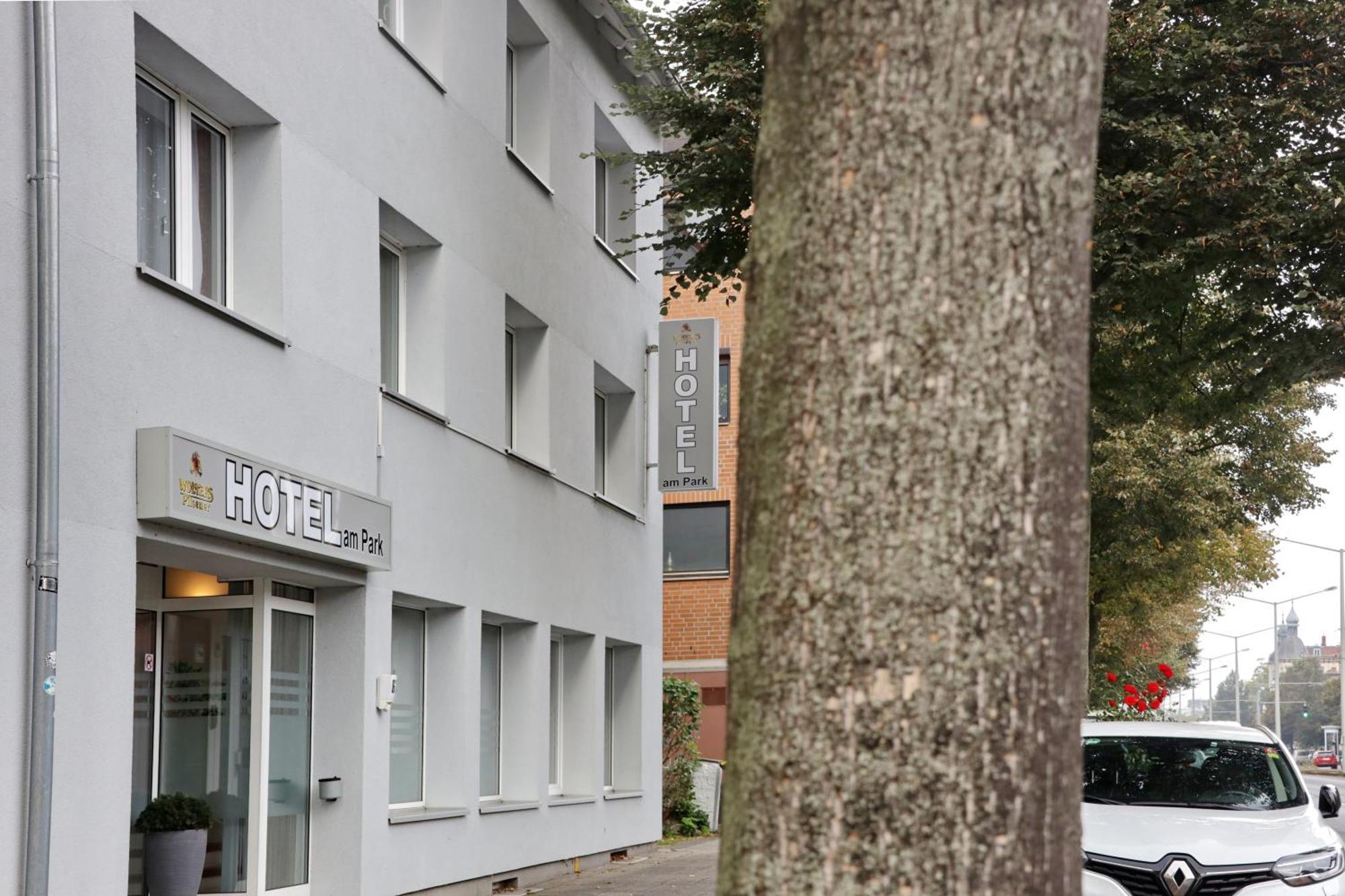 Hotel Am Park Брауншвайг Екстериор снимка